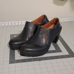 Elegant Black Leather Women's Shoes